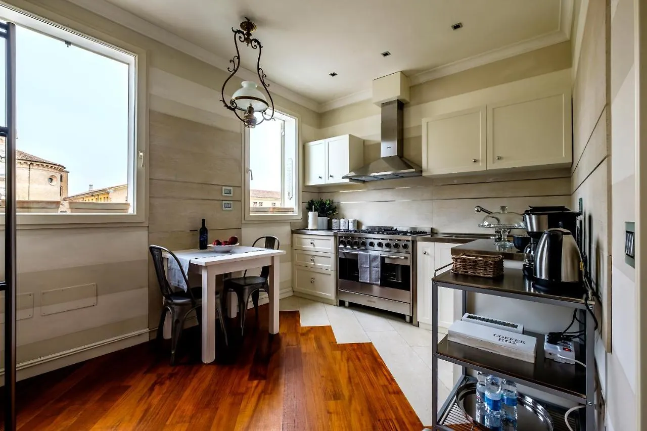 Penthouse In The City Centre Ravenna Italien